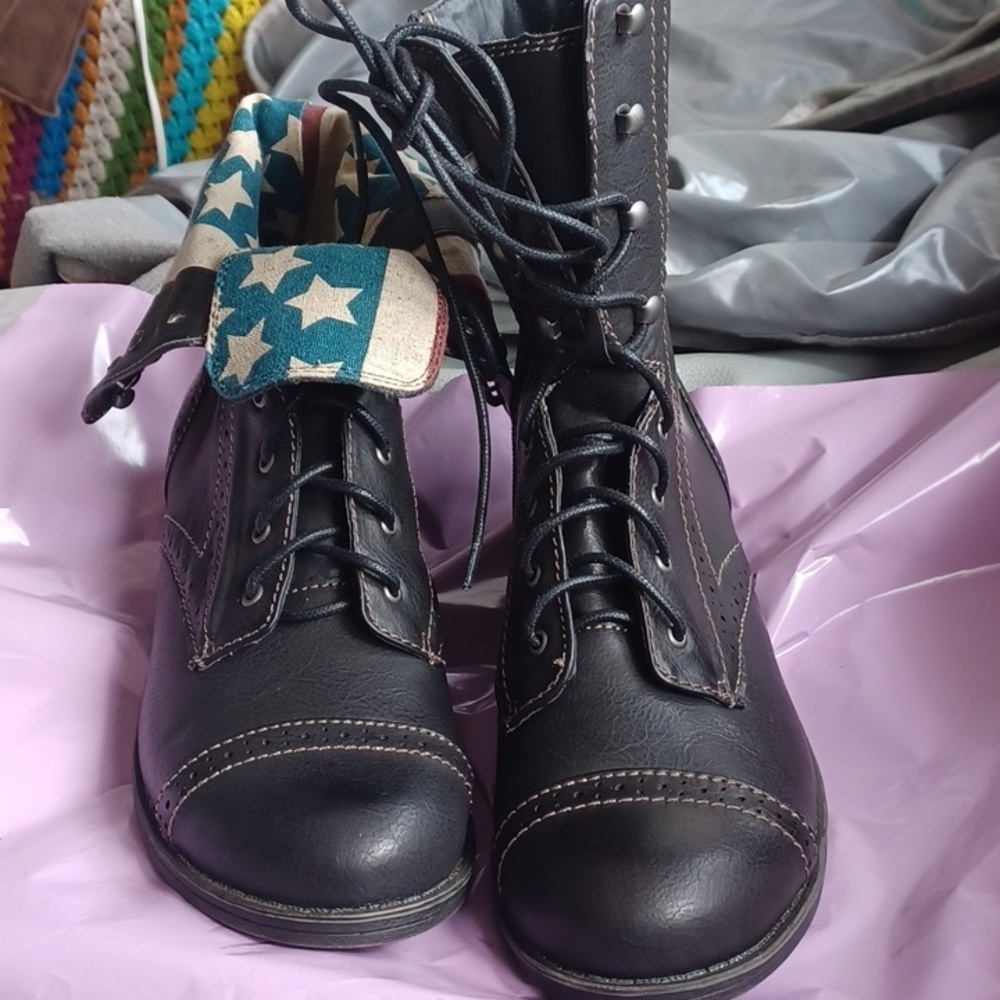 Mix No.6 Miley Black combat boots with American flag detail, Sz 9.5